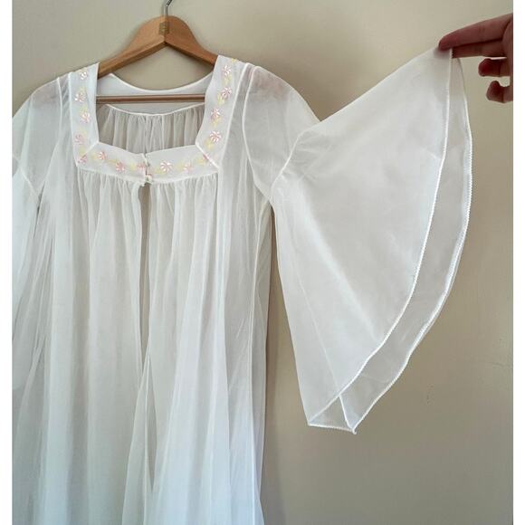 Vintage Sheer Bell Sleeve Peignoir Robe Long Lingerie Negligee Embroidered - Picture 1 of 9